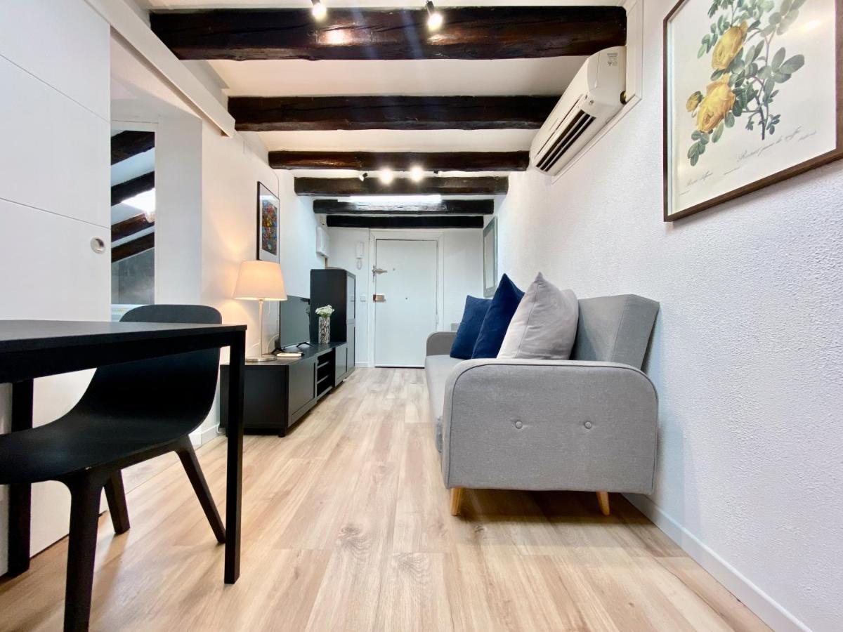 Malasana Attic - In The Center
